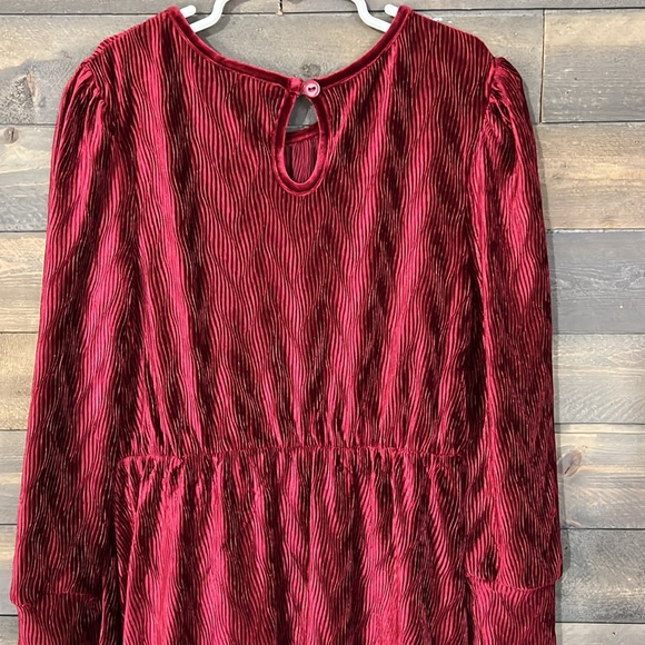 New Rare Editions Long Sleeve Textured Velvet Tiered Dress Size 8 Color Burgundy - Picture 5 of 14